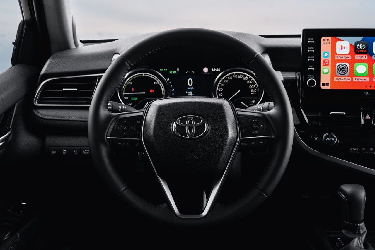 Camry interior image4