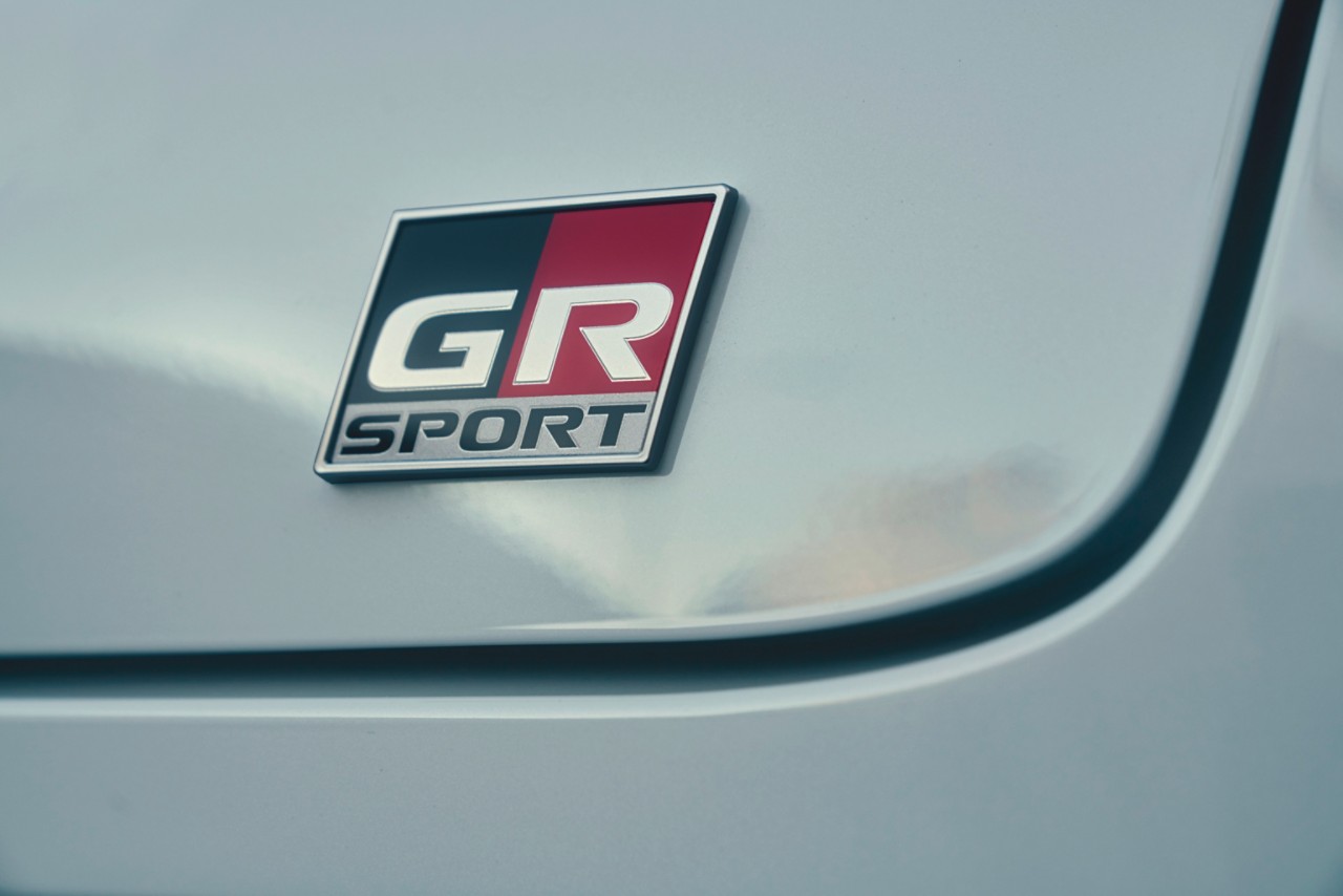 rav4-grsport photo2