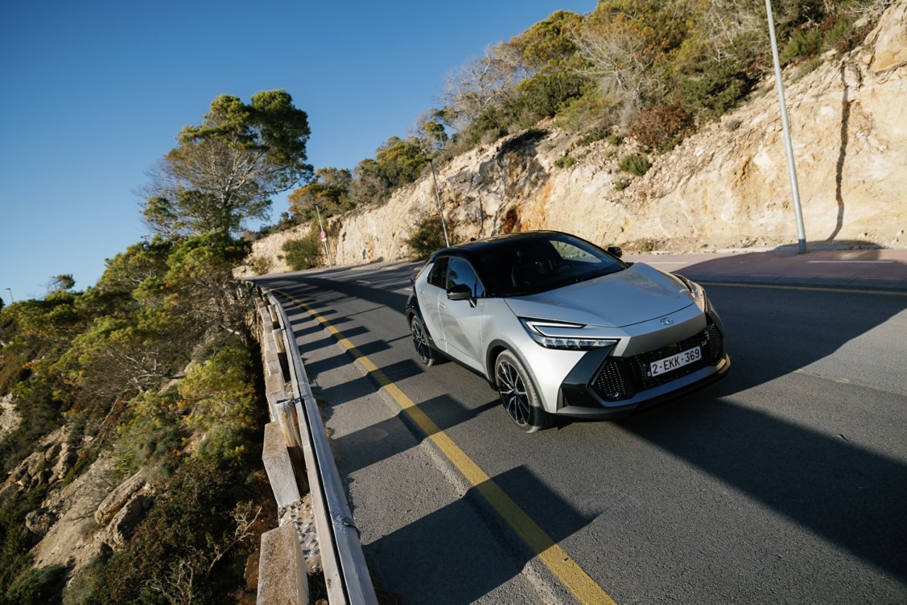 Новий Toyota C-HR