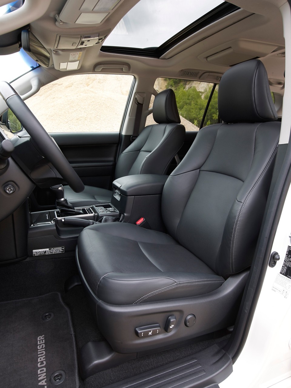 land-cruiser-prado gallery image16