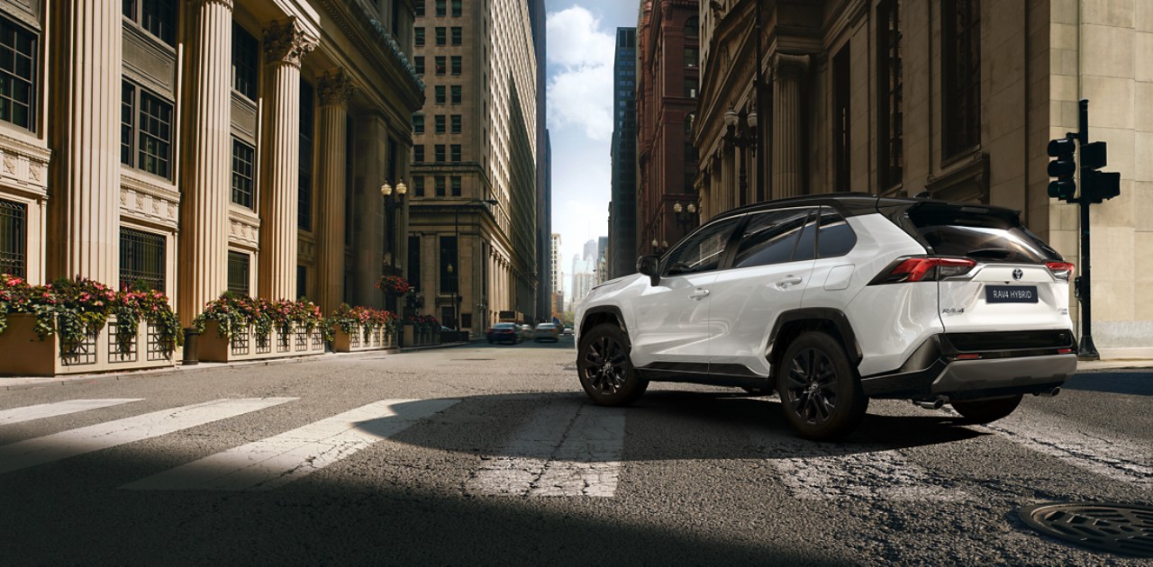 RAV4 Exterior image3